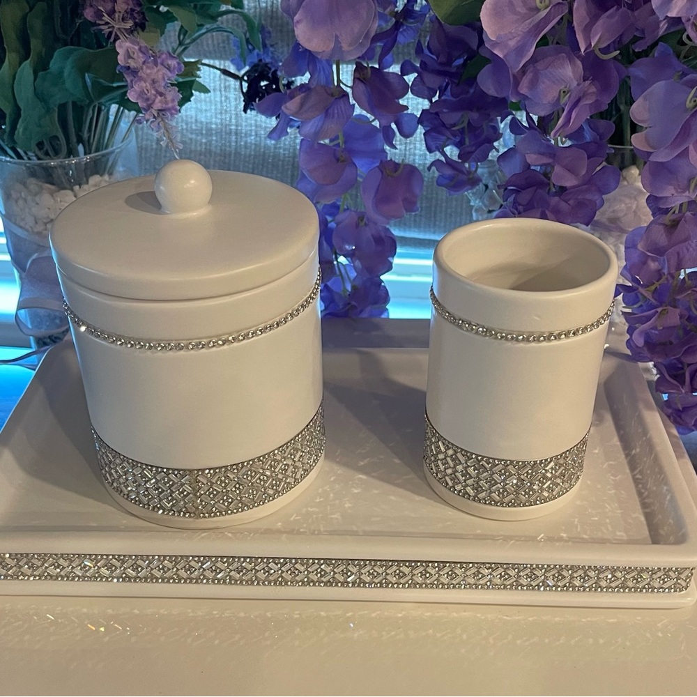 Elegant White and Silver Ceramic Bathroom Vanity Set - Picture 3 of 12